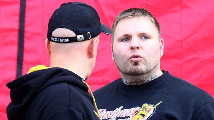 La militanza neonazi e la maglietta di Hitler. Chi è Tommy Frenck candidato sindaco al ballottaggio in Turingia