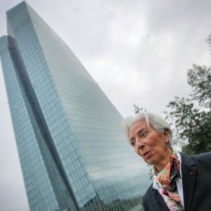 Coronavirus, Lagarde: "Serve una risposta forte, si vedono i primi segnali negativi"