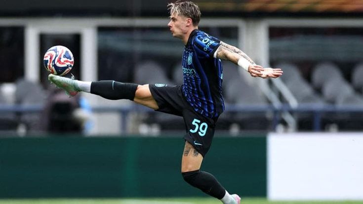 Le pagelle dell’Inter contro l’Urawa: Zalewski e Darmian sbagliano troppo, Barella dà la scossa