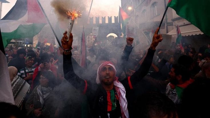 Italia-Israele a Udine, 10 mila pro Pal in corteo e scontri. Ferita giornalista di Rai News 24
