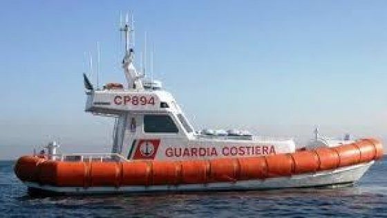 Sardegna, naufraga barca di migranti, due morti e almeno otto dispersi