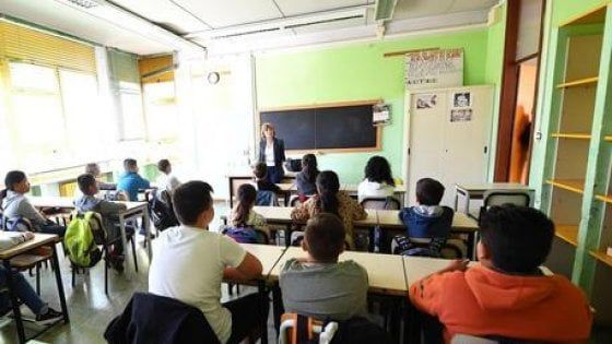 "Aiutiamo i nonni a curarsi", la campagna nelle scuole