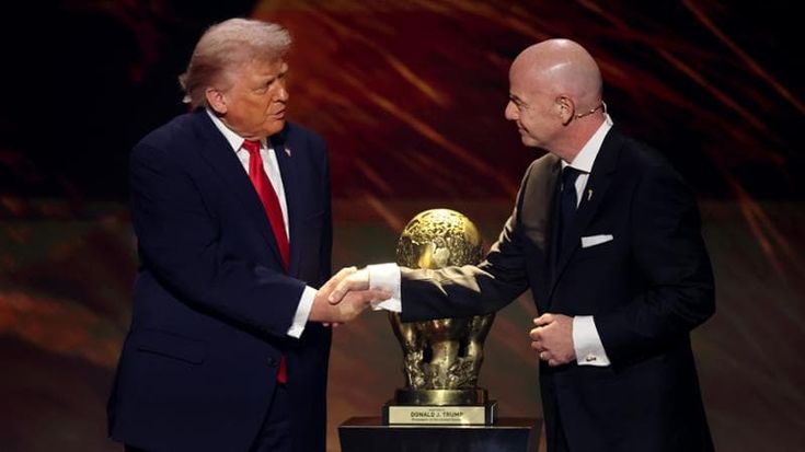 Infantino riapre alla Russia: “Perché il calcio?”. E non vuole più esclusioni dei paesi in guerra