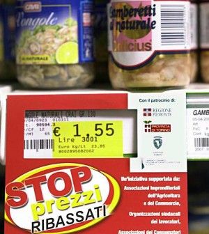 Crisi, l'inflazione rallenta ancora:<br />a giugno prezzi a +0,3%, minimo dal 2009
