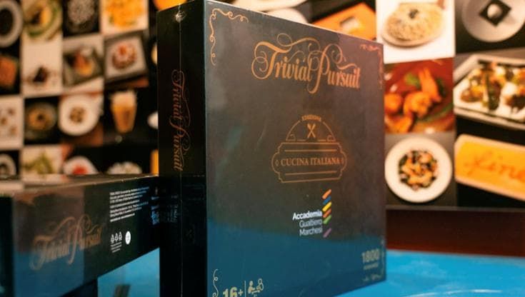 Il nuovo Trivial Pursuit si vince rispondendo a domande su Cracco, cacciucco e sfincione