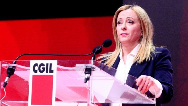 Il gelo della Cgil per Meloni. Ma lei: "Giornata storica". E punta a dividere la sinistra