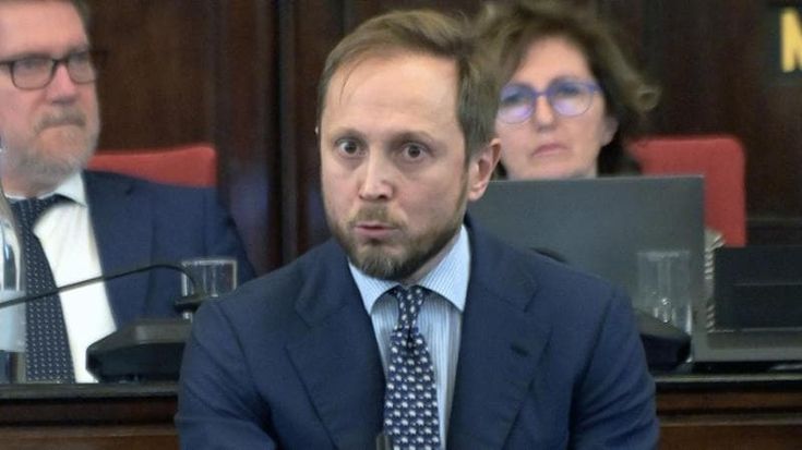 Palazzo Marino approva nuove spese e investimenti. Verso il rinvio lo stop alle moto