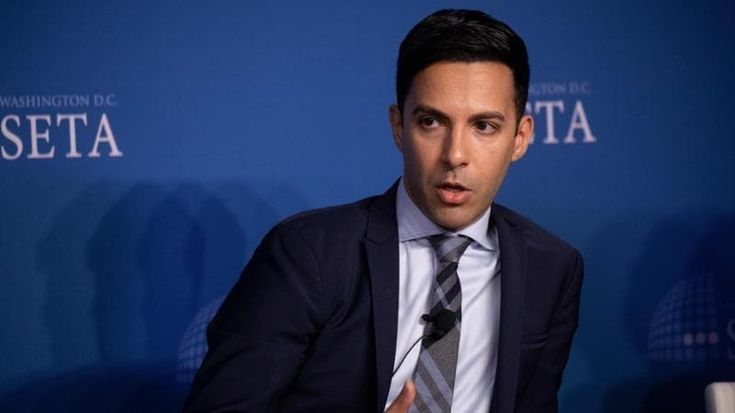 Vaez: “Con la guerra l’Iran è diventato uno Stato militare, rischia di passare alla Cina”