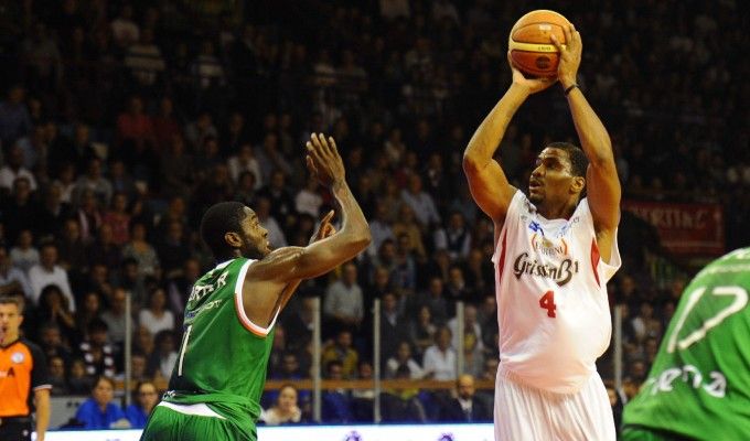 Basket: Reggio Emilia implacabile in casa, dominata anche Caserta