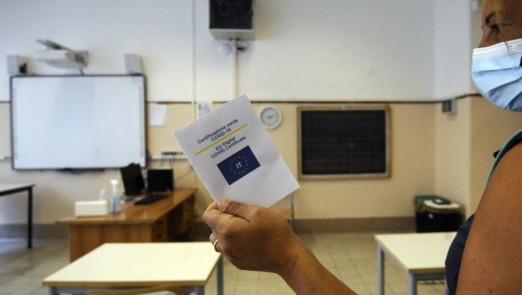 I prof toscani e il Green Pass: inizio con "bocciature" e crisi di nervi