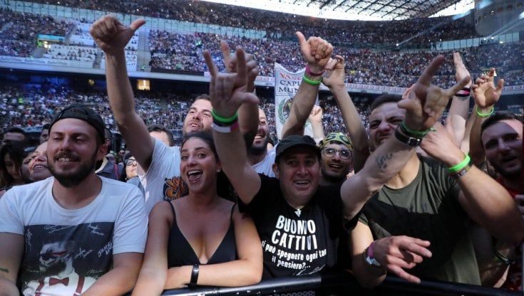 Vasco Rossi, cinque nuove date a giugno. Biglietti in vendita dal 15 ottobre