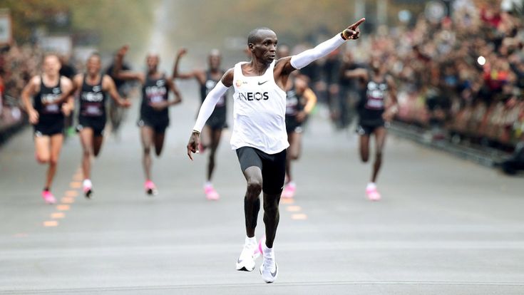 Oltre i limiti. Kipchoge, maratona per la storia. Primo uomo sotto le due ore 