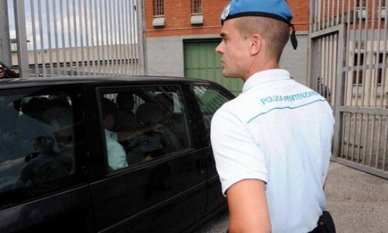 Carcere, cinque agenti ricoverati per intossicazione da fumo