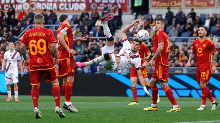El Azzouzi, chi è il calciatore del Bologna che ha segnato in rovesciata alla Roma