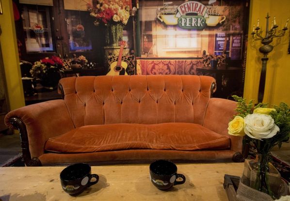 Sedetevi sul divano di "Friends", a New York per i 20 anni apre il Central Perk