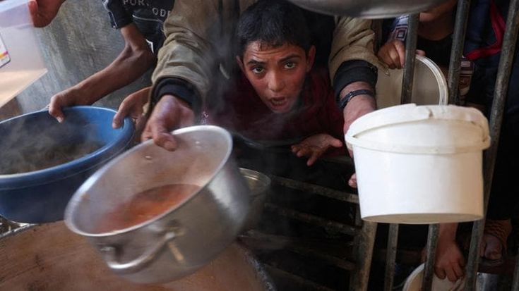 Gaza, l'sms di Israele: “Andate via”. E noi costretti a traslocare ancora