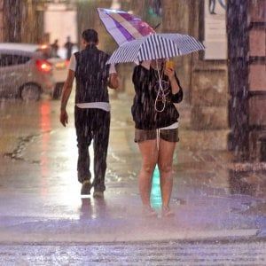 Meteo, arriva il maltempo: piogge e primi freddi