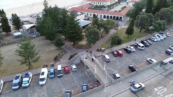 Sydney, la strage di Hanukkah: padre e figlio uccidono 15 persone alla festa ebraica a Bondi Beach