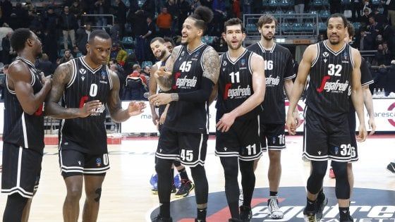 Basket, Eurocup: la Virtus piega il Darussafaka, Trento naufraga con il Partizan