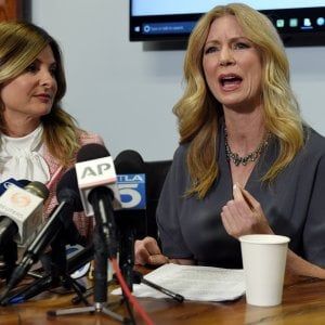 Mercedes ritira le pubblicità su Fox: troppe molestie sulle donne