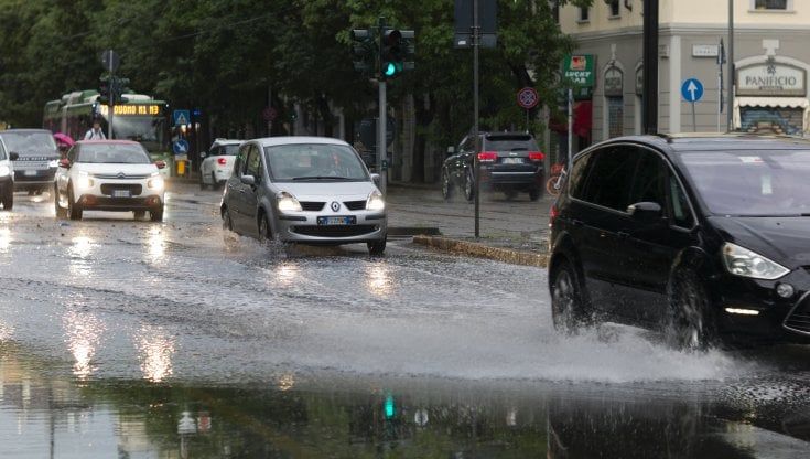 Previsioni meteo, Italia ancora divisa in due: temporali al Nord e afa al Centro-sud