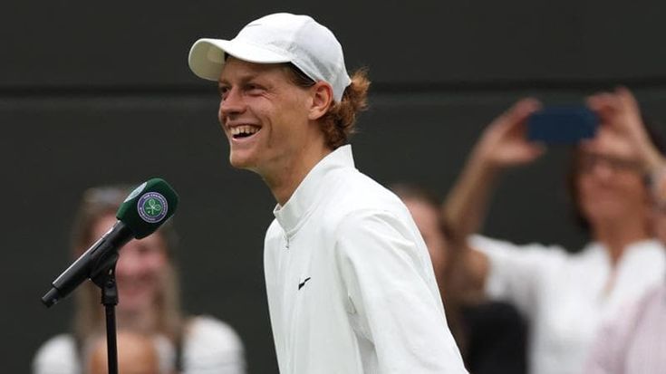 Sinner in semifinale di uno Slam per la prima volta. Venerdì la sfida a Djokovic per l’assalto a Wimbledon