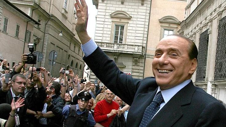 “Lì c’era il lettone di Putin”. La stampa estera trasloca tra i cimeli di Palazzo Grazioli