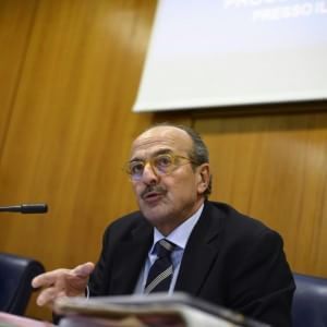 Rossi: "Dai fondi neri alle mazzette, ecco cosa si nasconde dietro quei soldi"