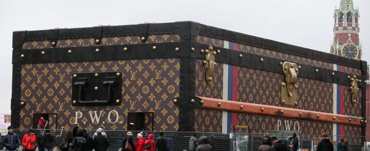 Russia: Vuitton 'fa le valigie' dalla piazza Rossa