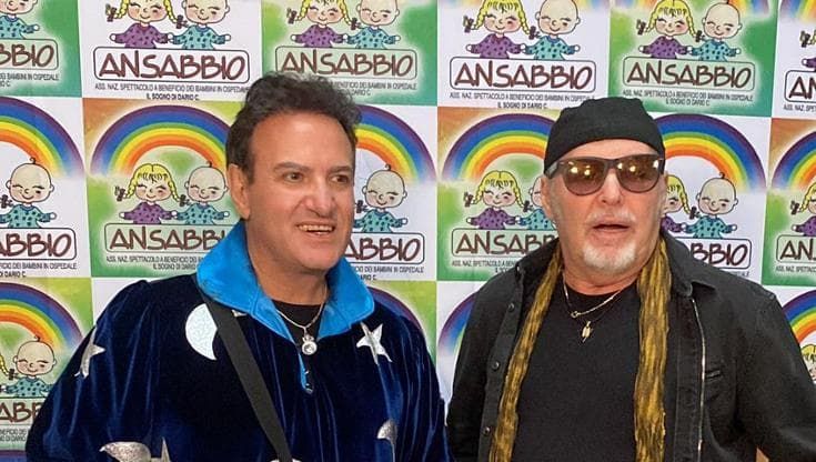 Vasco Rossi dai bimbi del Rizzoli: “Sono il vostro dottor Sorriso”