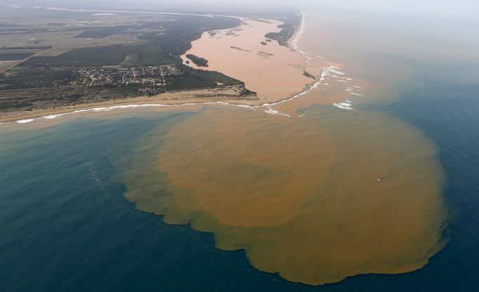 Disastro ambientale in Brasile: il fango tossico raggiunge l'Oceano Atlantico 
