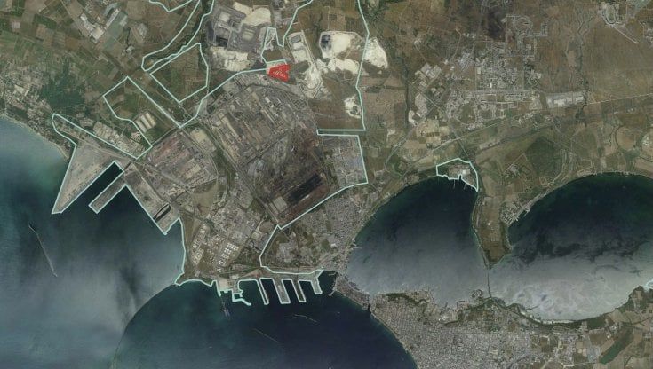Tre mesi di lavori e 50 pozzi hi-tech per bonificare i terreni vicini all’ex Ilva: “Così salviamo il mar Piccolo” 