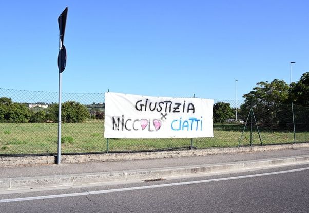 Ucciso in Spagna, due anni fa la morte di Niccolò Ciatti. A Scandicci striscioni e una messa in ricordo 
