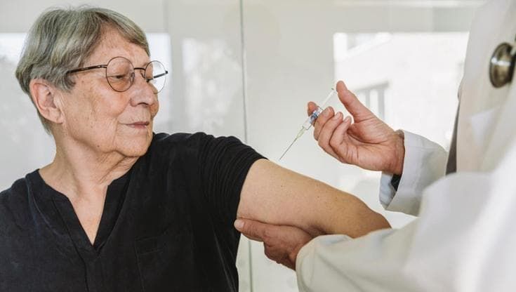 Le vaccinazioni abbassano le difese immunitarie?