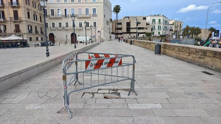 Buche e basole sconnesse, a Bari è emergenza sui 1.300 km di strade: “Ma non abbiamo soldi”