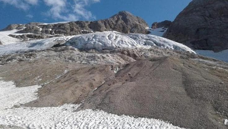 Marmolada, il ghiacciaio bollente: da due mesi il termometro è sopra lo zero
