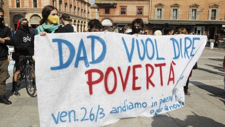 Scuola, il Tar: il governo riesamini entro il 2 aprile il Dpcm che prevede la chiusura in zona rossa