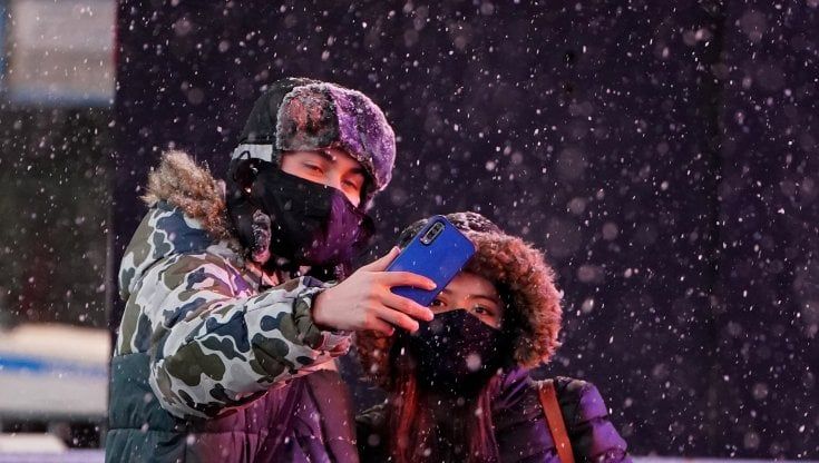 Usa, a NY "la più violenta tempesta di neve da anni"