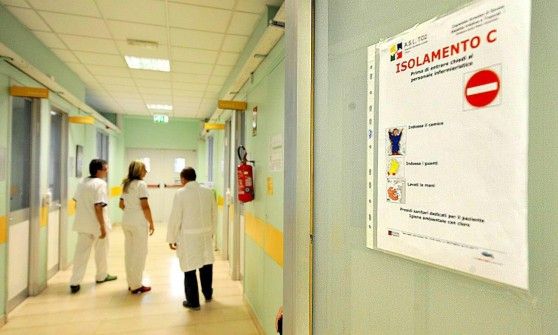 Ebola, l'Amedeo di Savoia prepara l'emergenza
