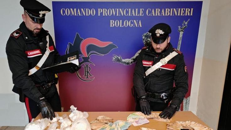 Un chilo e mezzo di cocaina e 36mila euro in contanti, arrestato dopo un controllo dei carabinieri