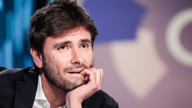 M5S, Alessandro Di Battista torna in campo: “Se si rivota mi candido”. Di Maio in allarme 