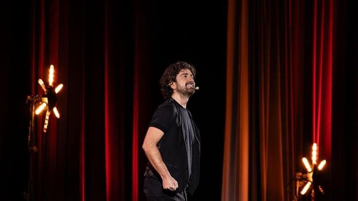 Bugie buone, bugie cattive, Alessandro Siani a suon di battute: “I politici? Una certezza”