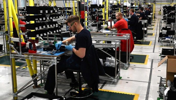 Covid, Siemens: "Anticipiamo le decisioni del governo, Green Pass obbligatorio nelle sedi italiane"