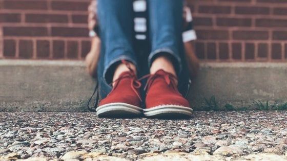 Livorno, ragazzo autistico picchiato nei bagni della scuola 
