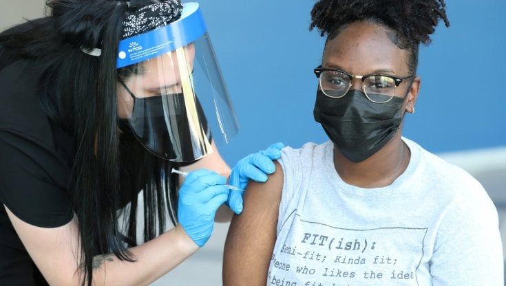 Coronavirus nel mondo: duecento milioni di europei sono stati completamente vaccinati, più della metà della popolazione adulta