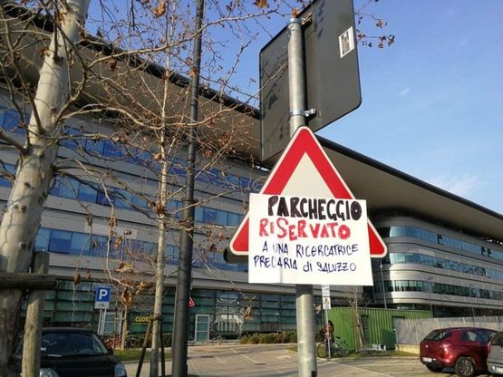 "Posto riservato a un barone", si riaccende al Campus Einaudi la battaglia dei parcheggi