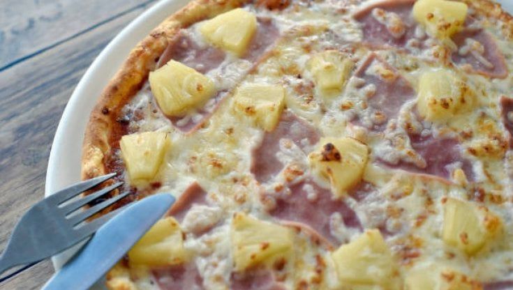 La pizza con l'ananas, il colpo d'aria e il gesticolare: Inghilterra e Italia è la sfida dei luoghi comuni