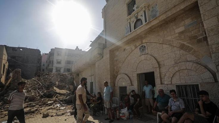 Raid aereo colpisce una Chiesa ortodossa: 17 morti a Gaza City