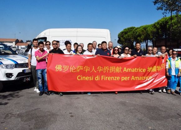 Dall'Osmannoro ad Amatrice: i furgoni con gli aiuti della comunità cinese pronto a partire