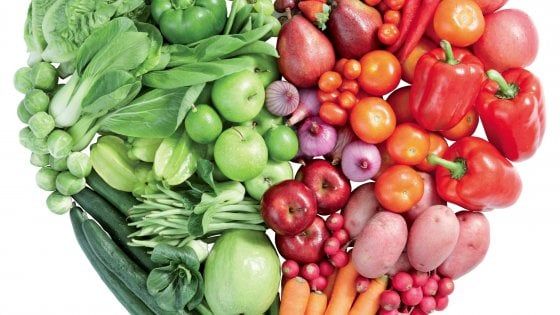 Più frutta e verdura, cibi ‘sostenibili’, no alle diete selvagge, le  nuove Linee guida per una sana alimentazione